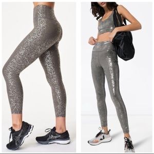 Sweaty Betty xs 7/8 gray foil goddess leggings